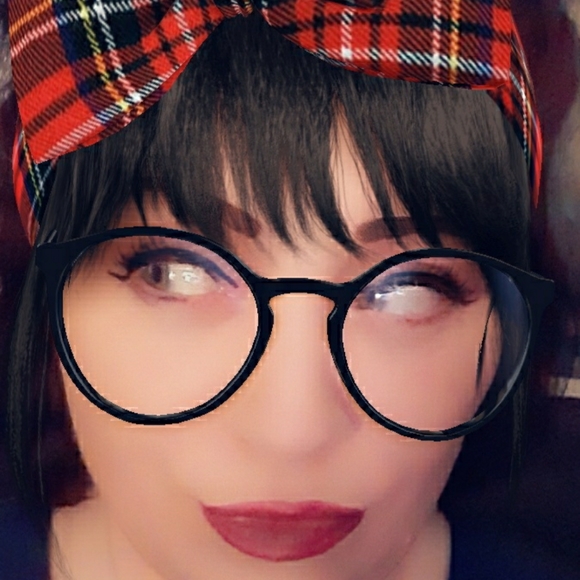 New stuff coming soon!! Woman's, Children's, shoes, home goods, skincare etc. - Picture 3 of 12